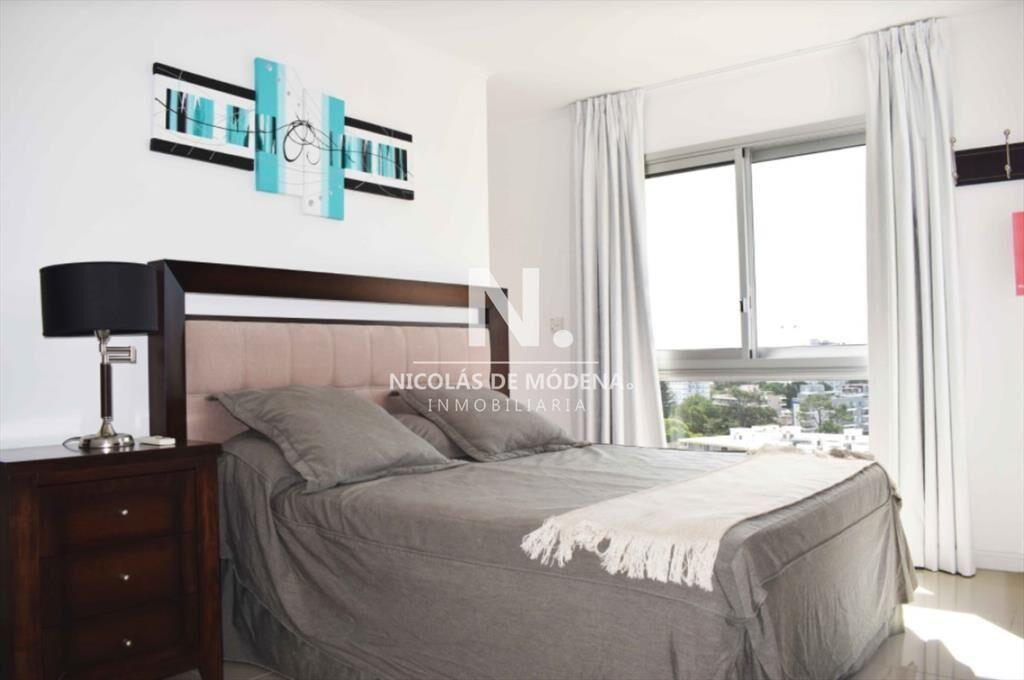 Vende apartamento con vista al mar. De 2 en con