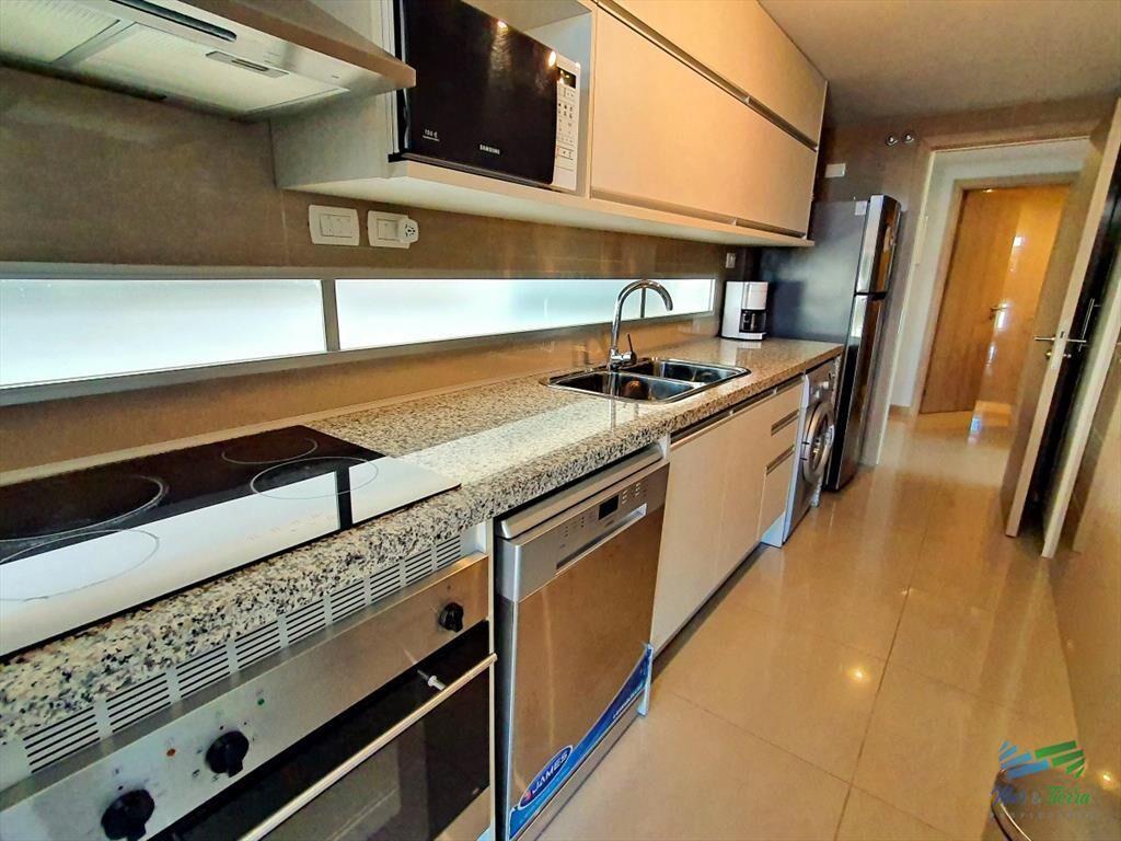 Alquilo apartamento 2 dormitorios con buena vista y servici