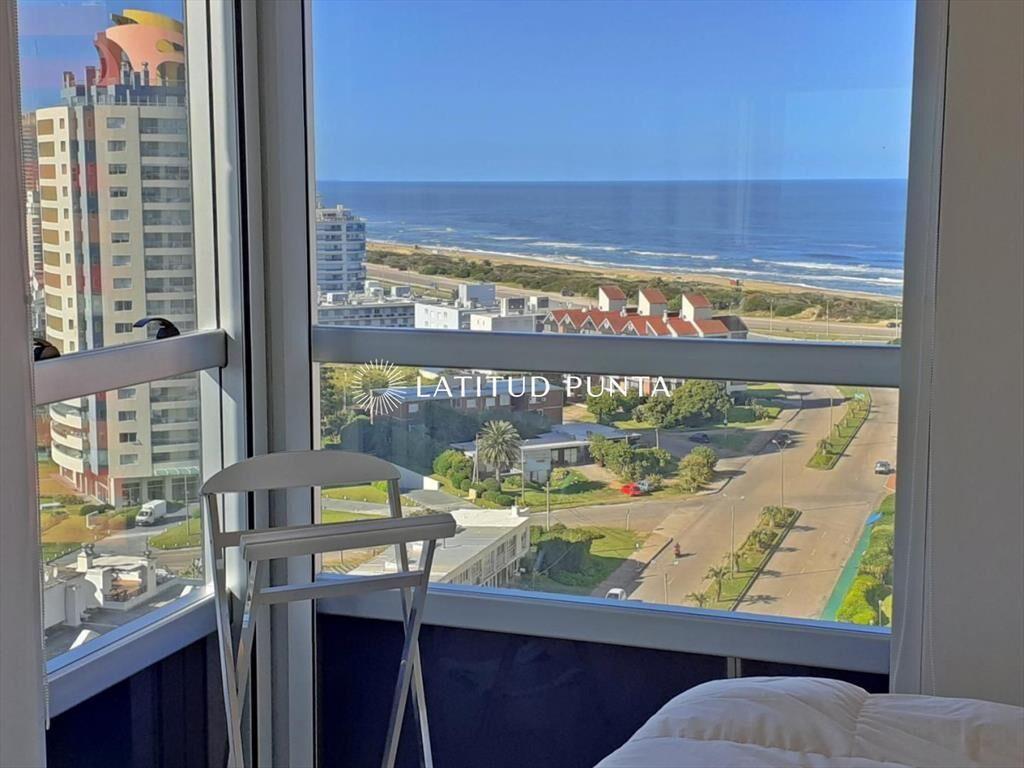 Apartamento de 3 dormitorios en Av Chiverta