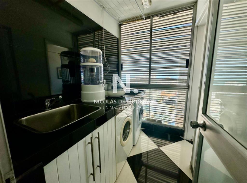 Vende apartamento de 3 dormitorios, con vista al