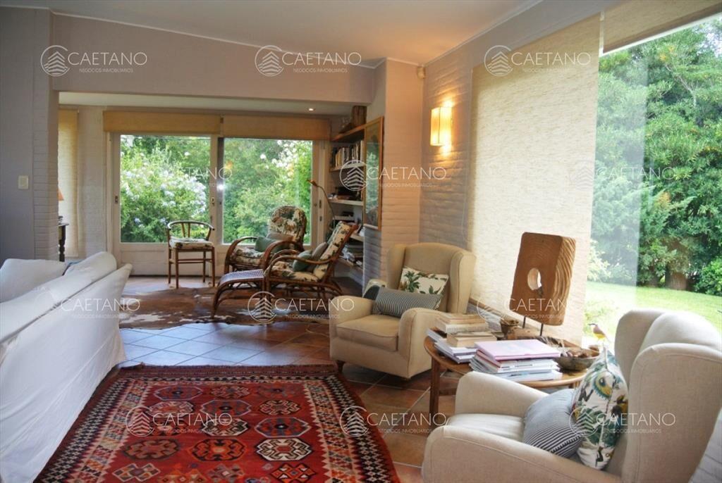 Casa en venta de 5 dormitorios a metros del mar