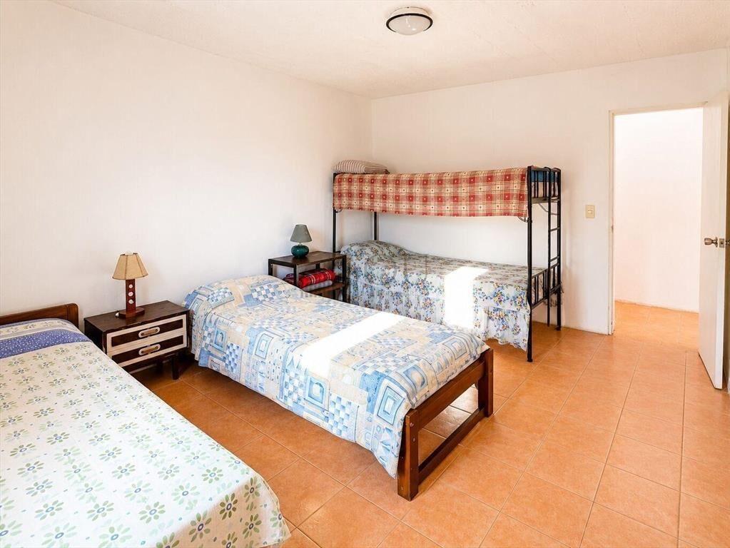 VENTA CASA 2 DORMITORIOS EN VILLA SERRANA