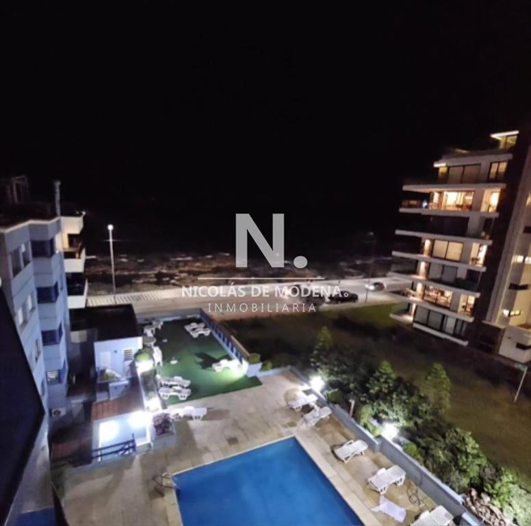 Vende apartamento en Peninsula de 2 dormitorios