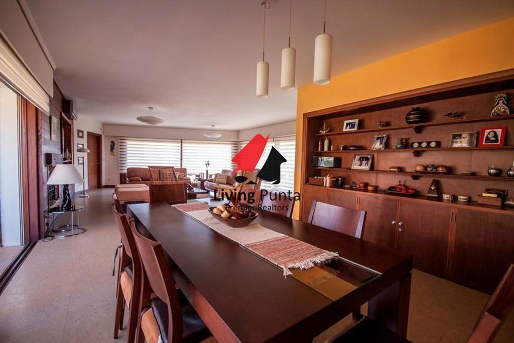 Casa en Punta del Este, playa mansa, 4 , piscina
