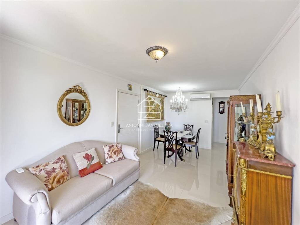 Apartamento de dos dormitorios ubicado sobre la mansa.