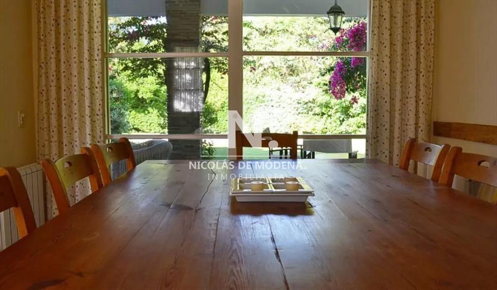 Impecable casa en venta comodo e iluminada.