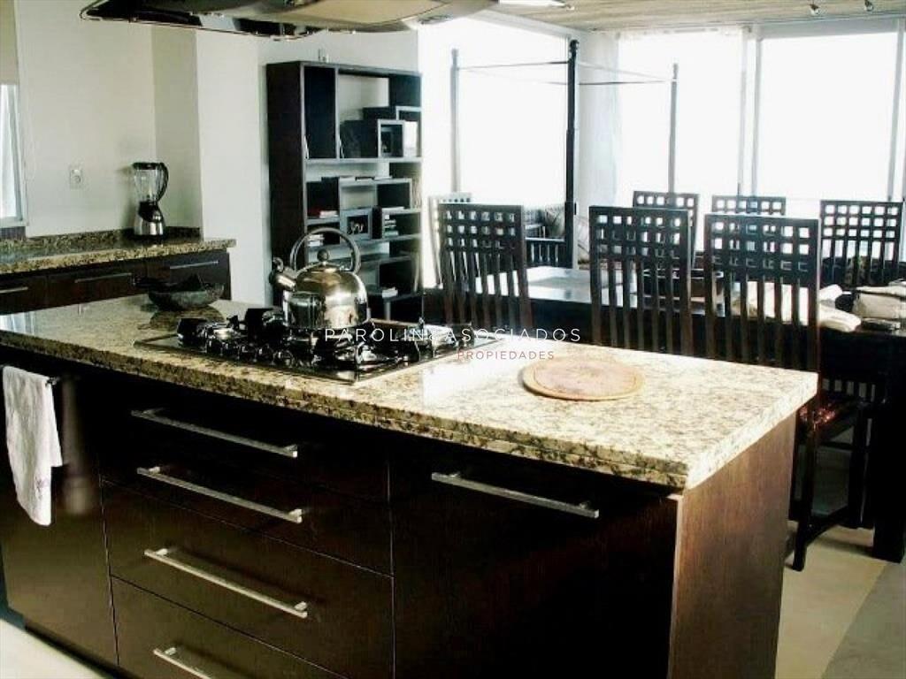 VENTA DE CASA DE 3 DORMITORIOS EN MONTOYA PUNTA