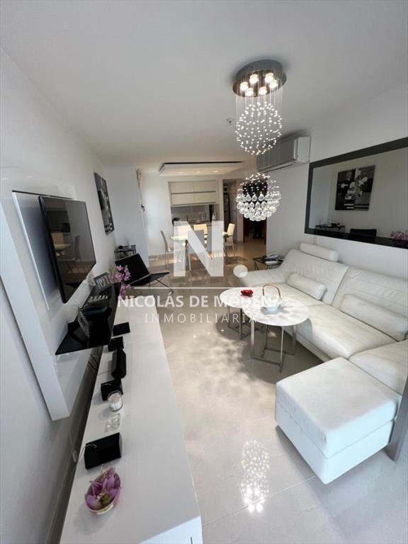 Vende apartamento con hermosa vista de 2 en Punta