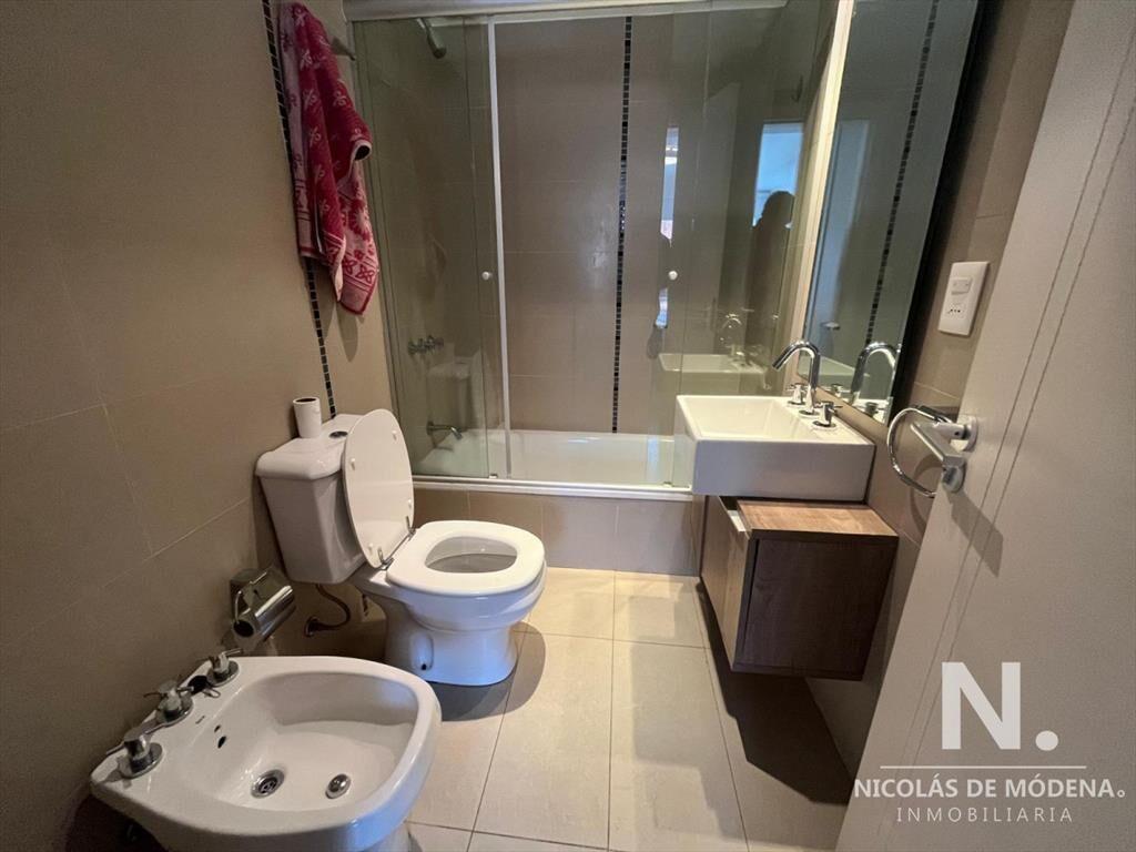 Apartamento en Venta de 2 dormitorios a cuadras del Puerto