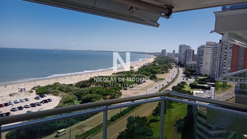 Coral Tower Punta del Este , Departamento de 3 en