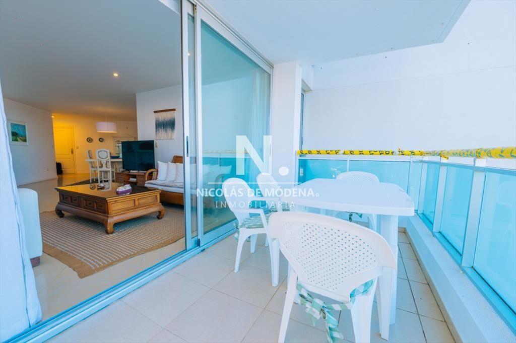 Apartamento de 3 dormitorios en venta. Torre Sol