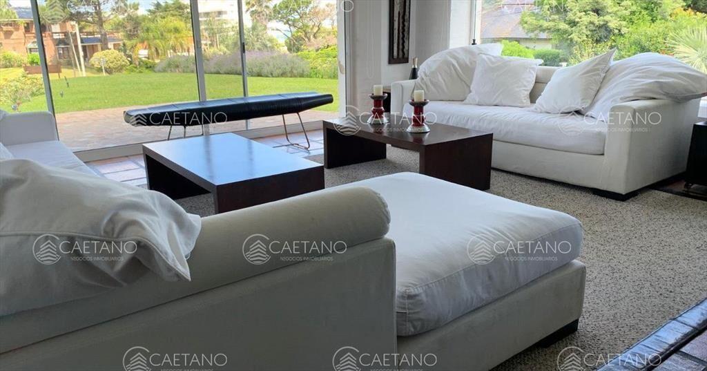 Venta casa 6 dormitorios - Playa Mansa, Punta del