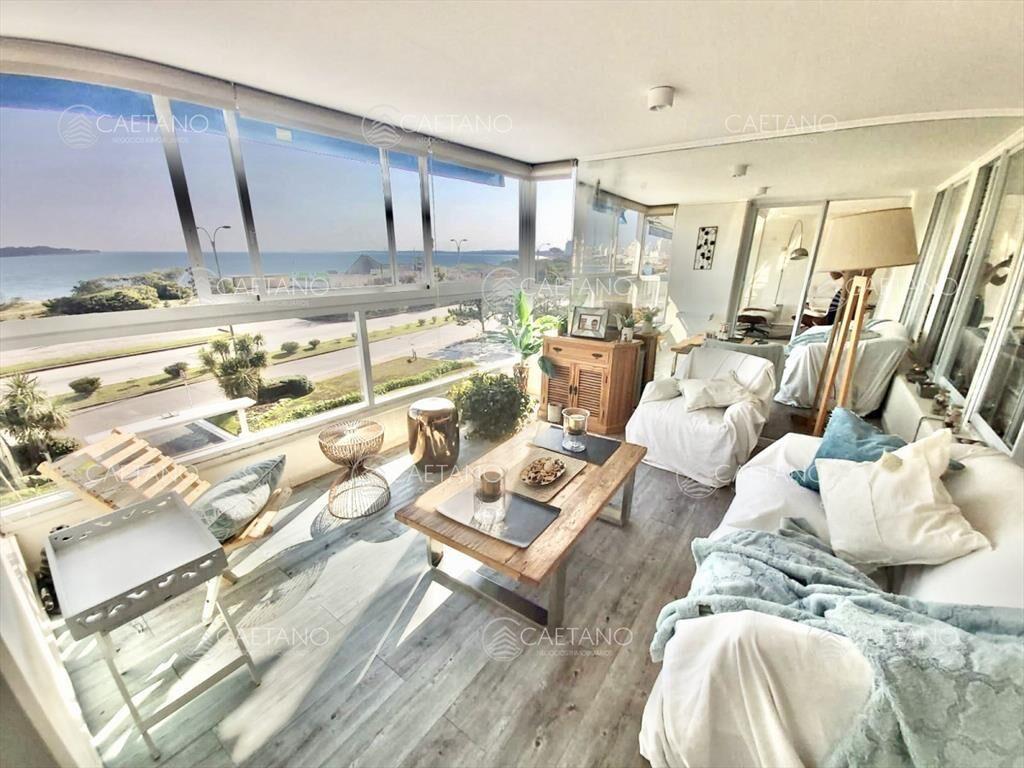 IV- Apartamento frente a la Isla Gorriti de Punta del Este
