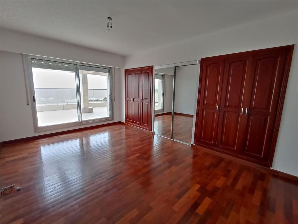 Venta Apartamento Penthouse Pocitos 3 Dormitorios 5 Baños T