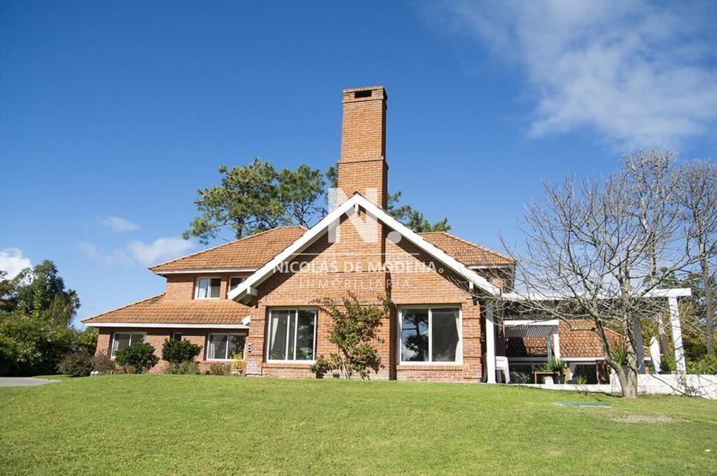 Espectacular Mansion en zona Golf, proxima al y a