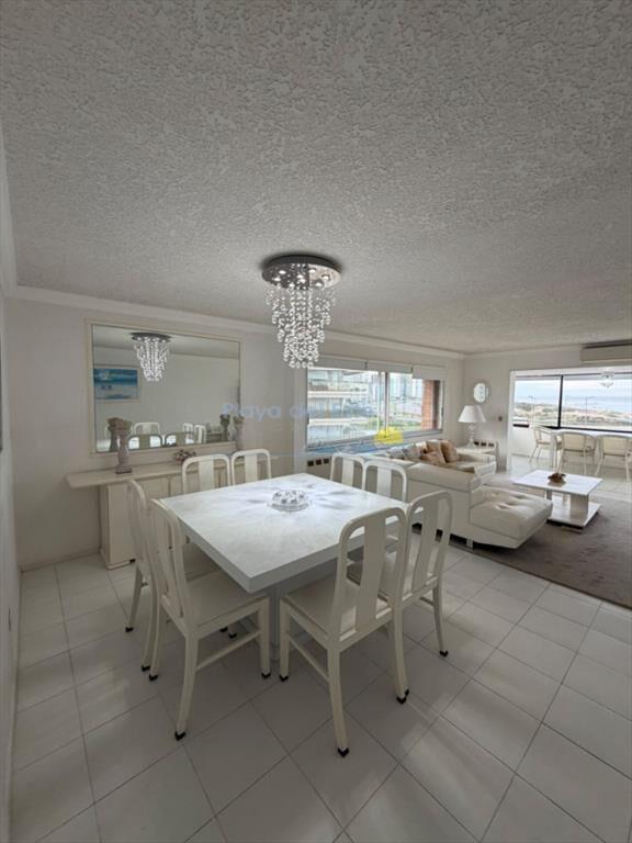 Apartamento en Venta de 3 dormitorios en Playa ,