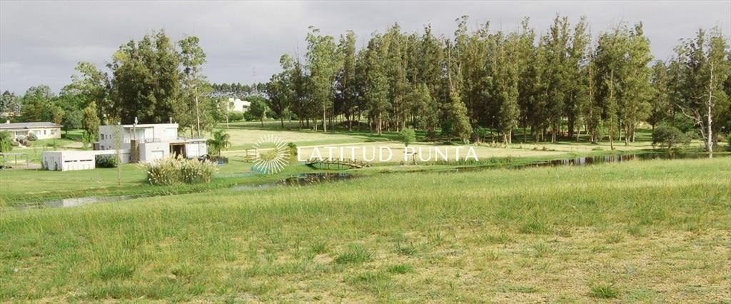Terreno en El Quijote lote al agua con hermosa