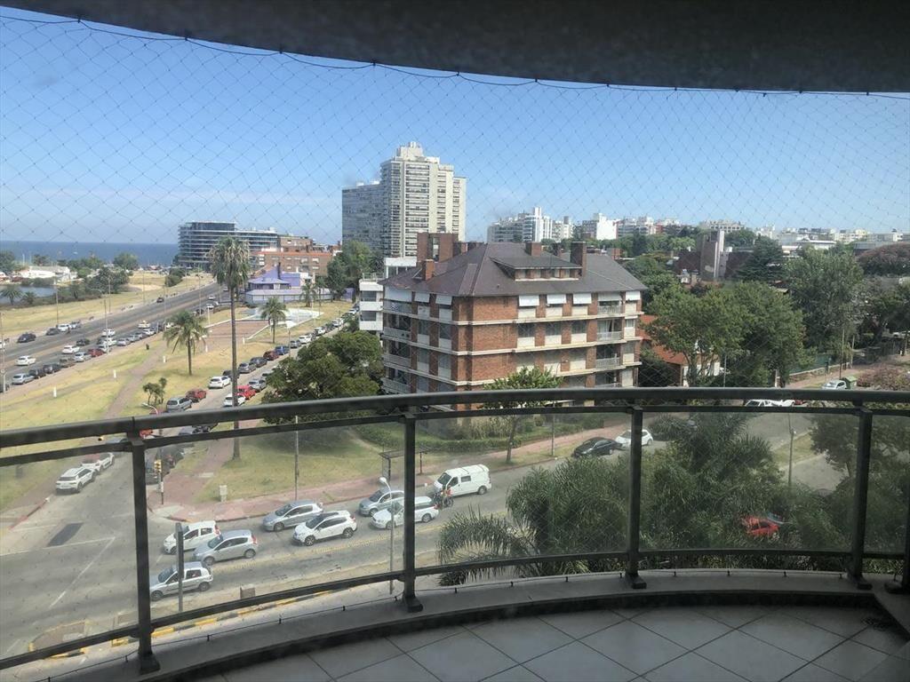 Departamento - Puerto Buceo- Torre Caelus- - Patricia Campi