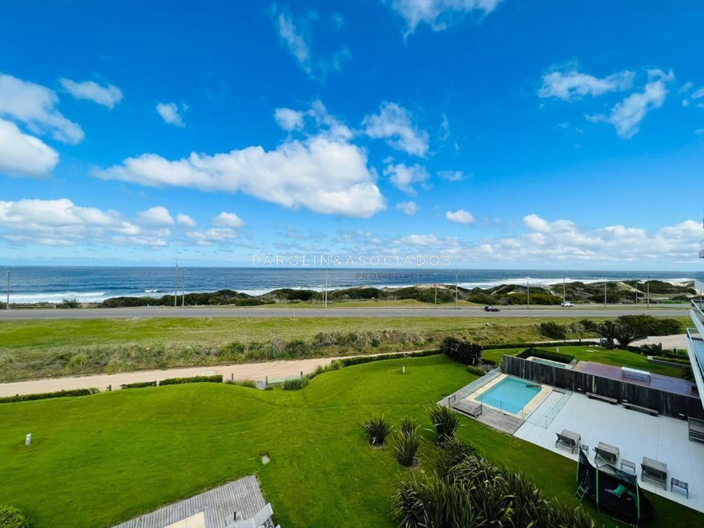 Apartamento en venta de 4 suites en Tiburón del