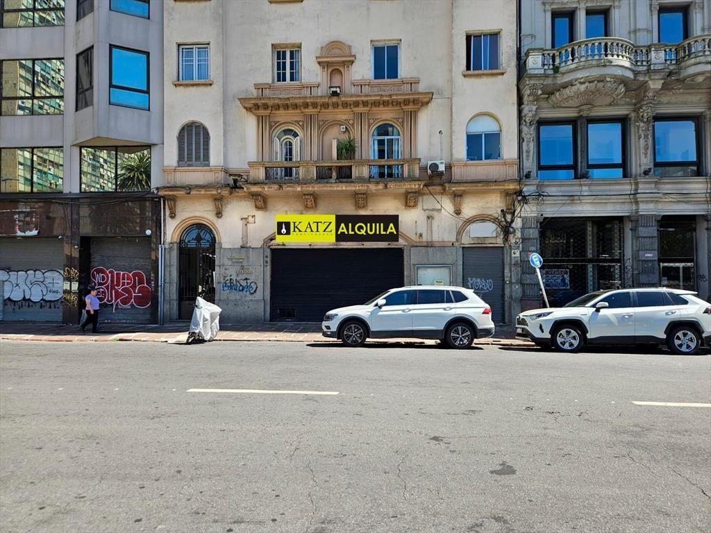 Plaza Independencia y Juncal, 10 mts de frente, 814 m2 , ex