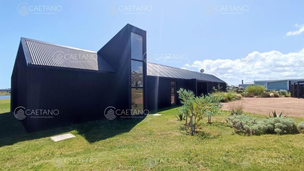 Casa en venta en barrio privado El Quijote