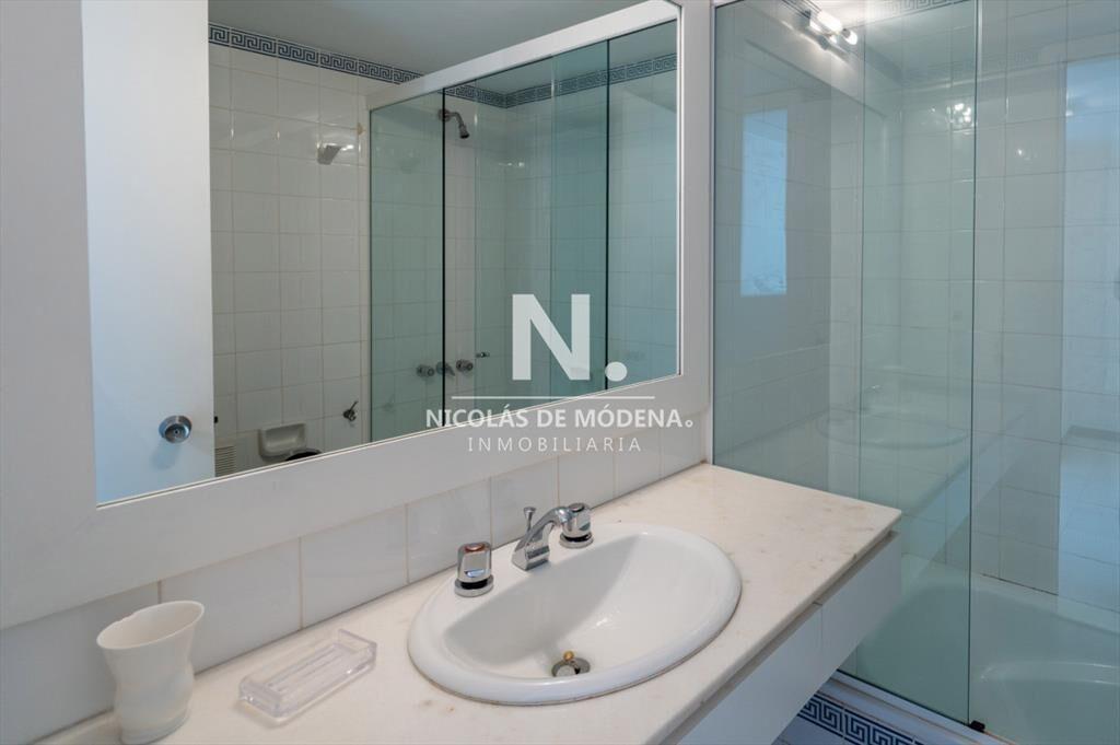 Apartamento en Venta de 3 dormitorios Frente al ,