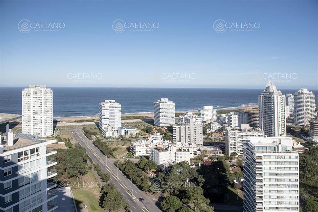 En venta apartamento de 3 suites en Punta del Este