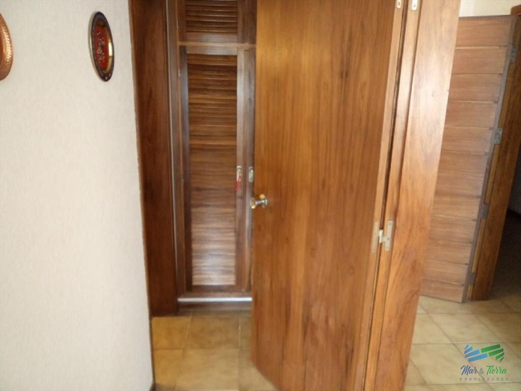 Apartamento con vista espectacular a playa mansa