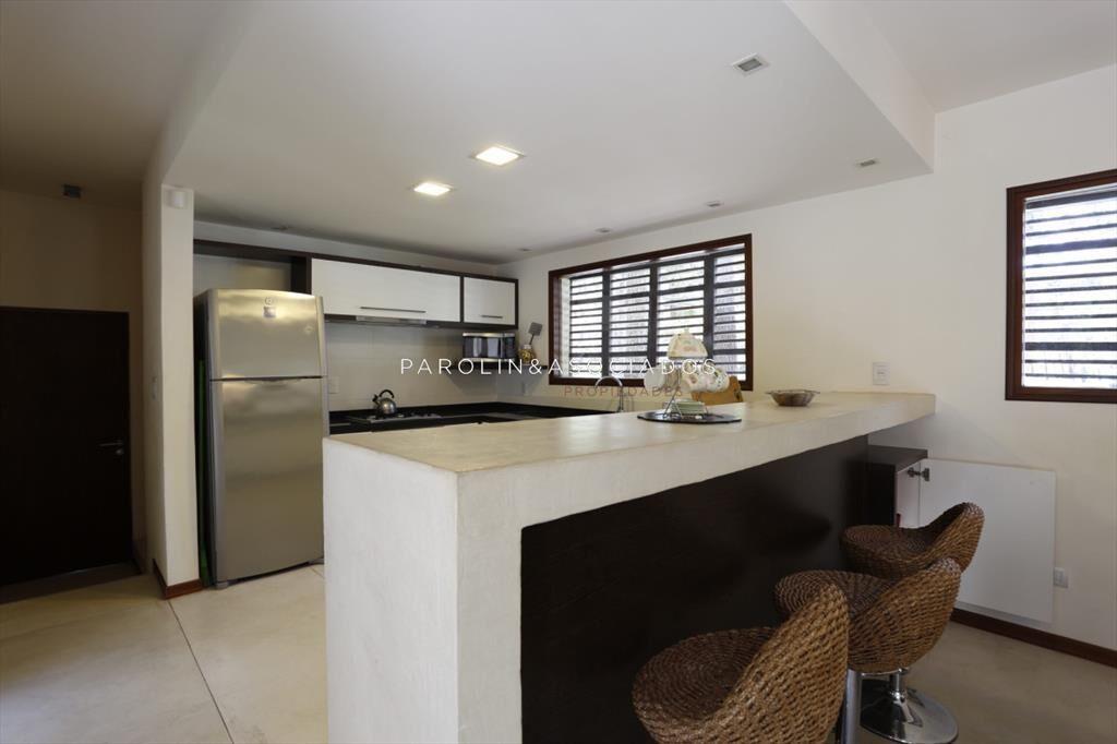 Casa en venta dentro del complejo Solanas.