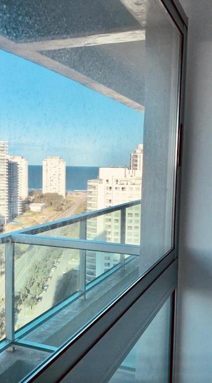 Apartamento próximo punta shopping