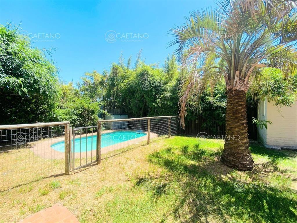 Excelente casa en venta de La Barra de tres + con