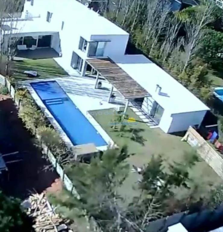 VENTA CASA 4 DORMITORIOS EN BARRIO PRIVADO LA DEL