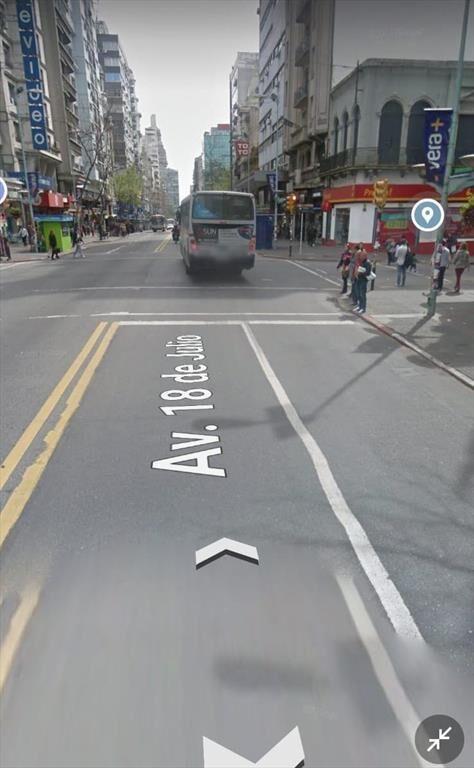 18 de julio y Paraguay , 100 m2 , 4 mts de frente !!