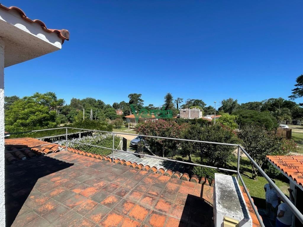 Casa de 6 dormitorios, piscina, en Parque del Sur