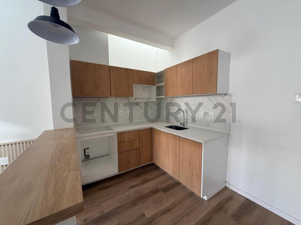 Casa a ESTRENAR/Reciclada/mt Bulevar Artigas/Cochera 2 au...