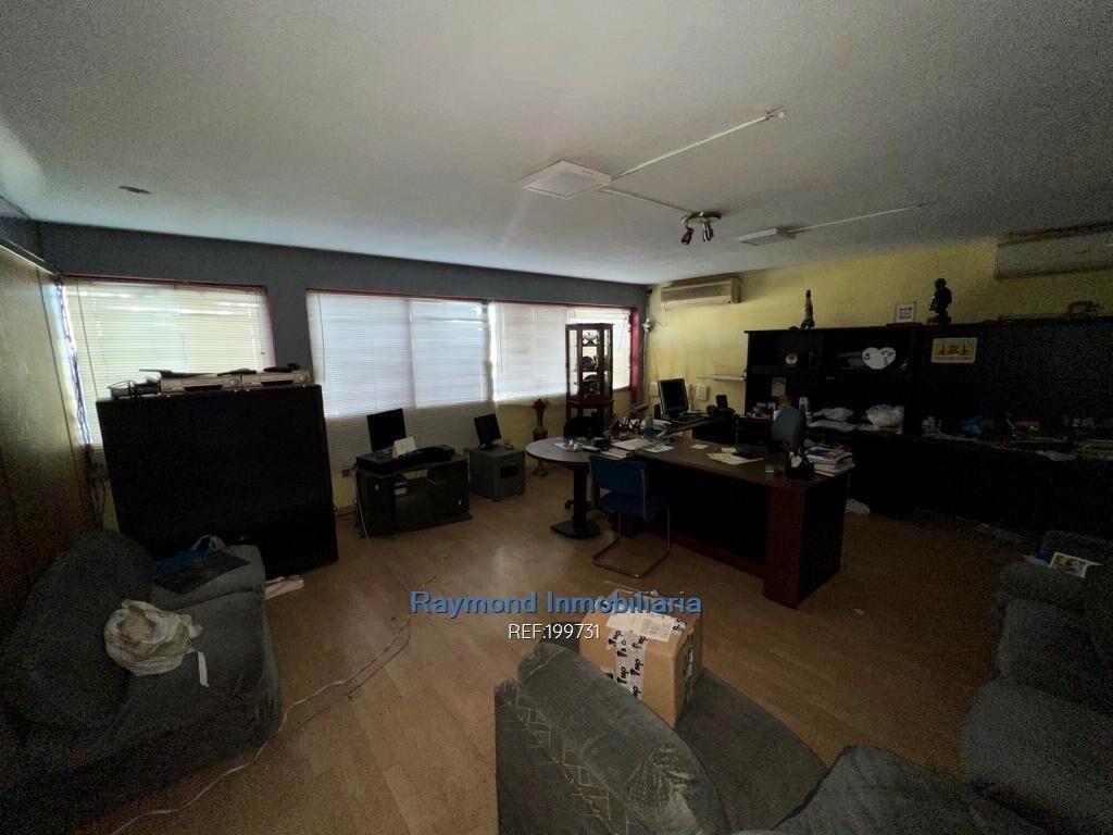 Venta local 1624m2 en Brazo Oriental con renta