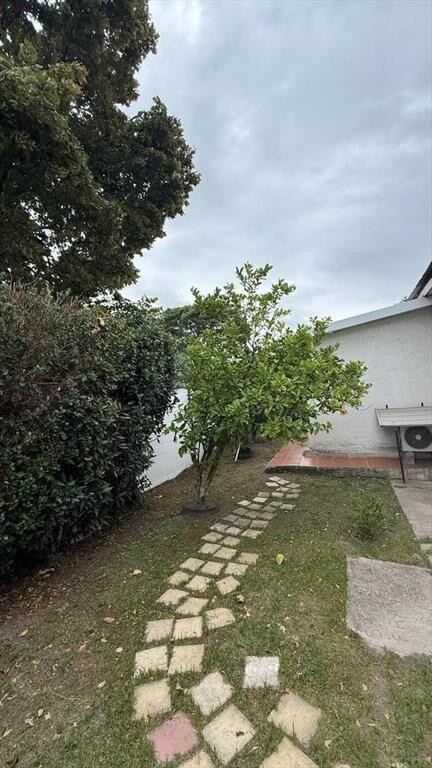 Venta tres casas en padrón único con cochera zona buceo