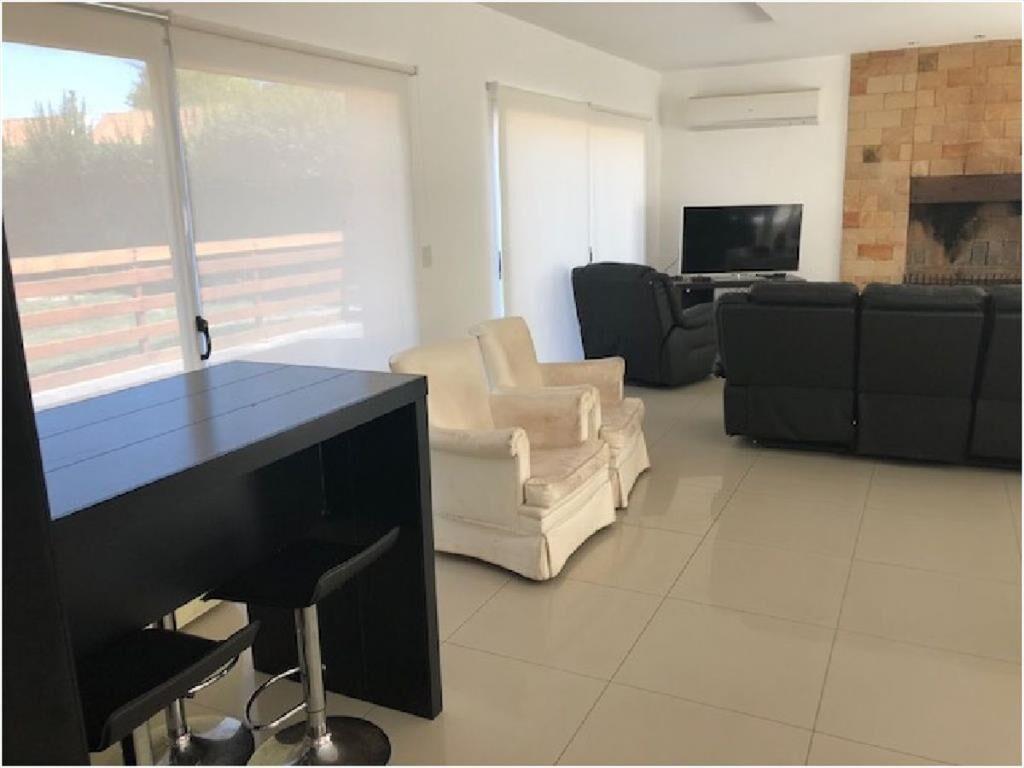 casa a estrenar en zona de playa brava