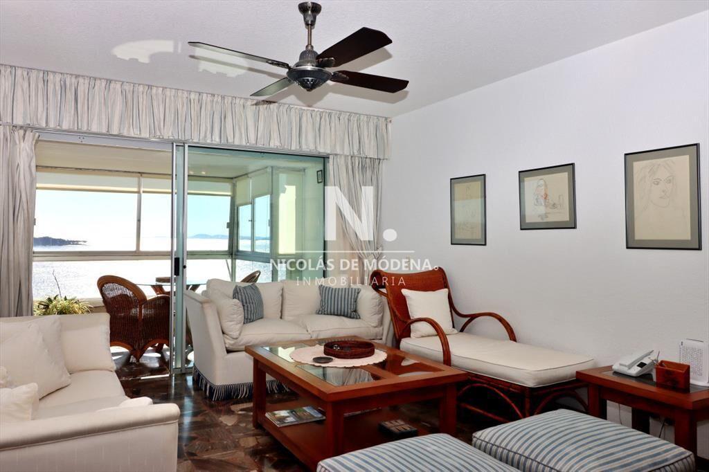 Venta de Apartamento de 3 dormitorios Frente al -