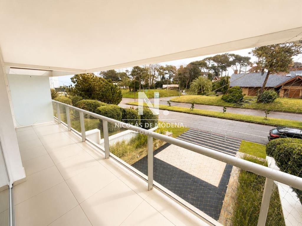 Excelente apartamento en venta en Punta del Este.