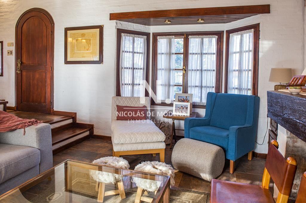 Muy linda casa en venta, zona inmejorable, 3 dormitorios y