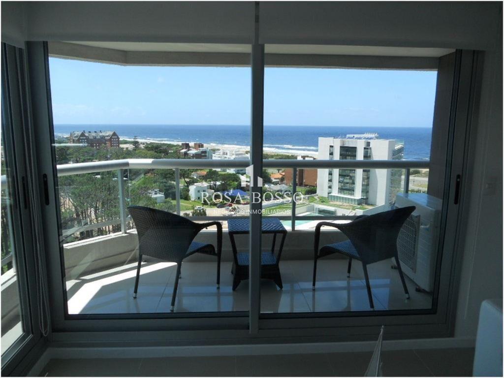 Apartamento en Brava, 2 dormitorios *