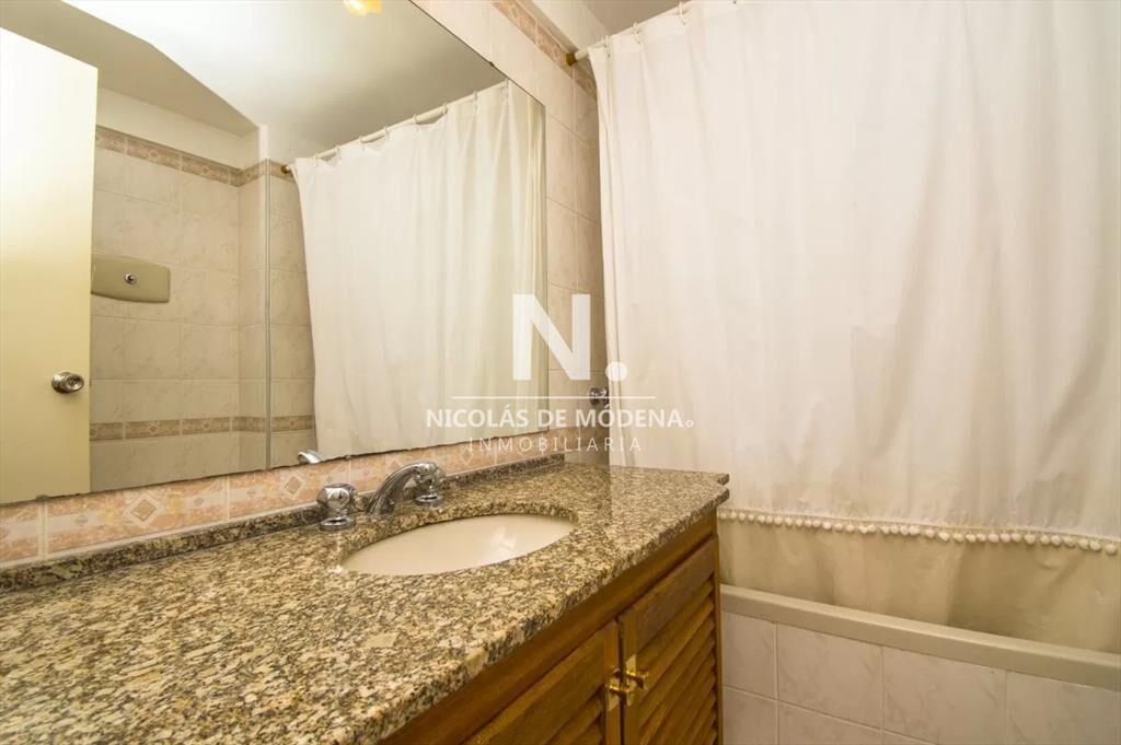 Impecable departamento, comodo e iluminado.