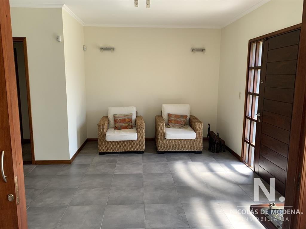 Casa de Cuatro dormitorios completamente reciclada en Venta