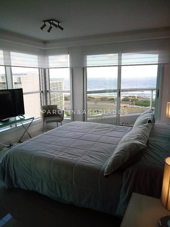 Apartamento en venta en piso alto en Look Brava,