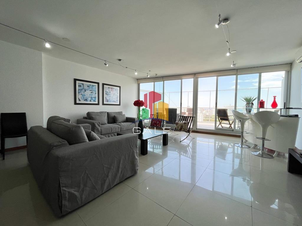 Amplio penthouse en zona para vivir todo el año