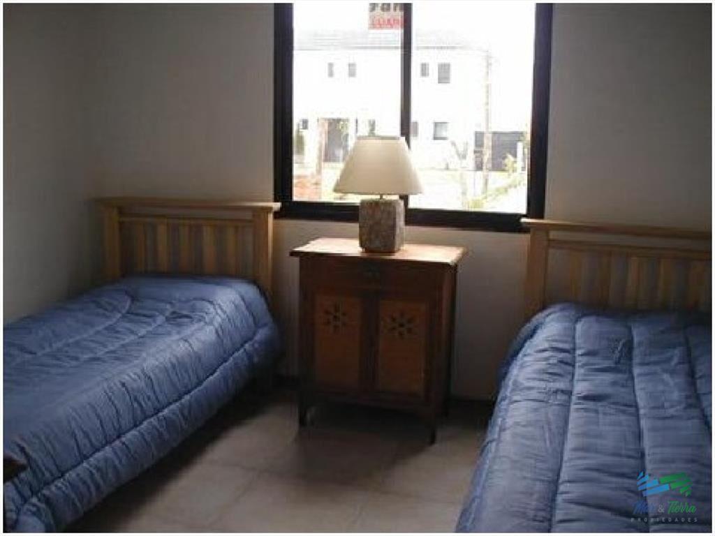 Muy linda casa ubicada a 150 metros del mar, con