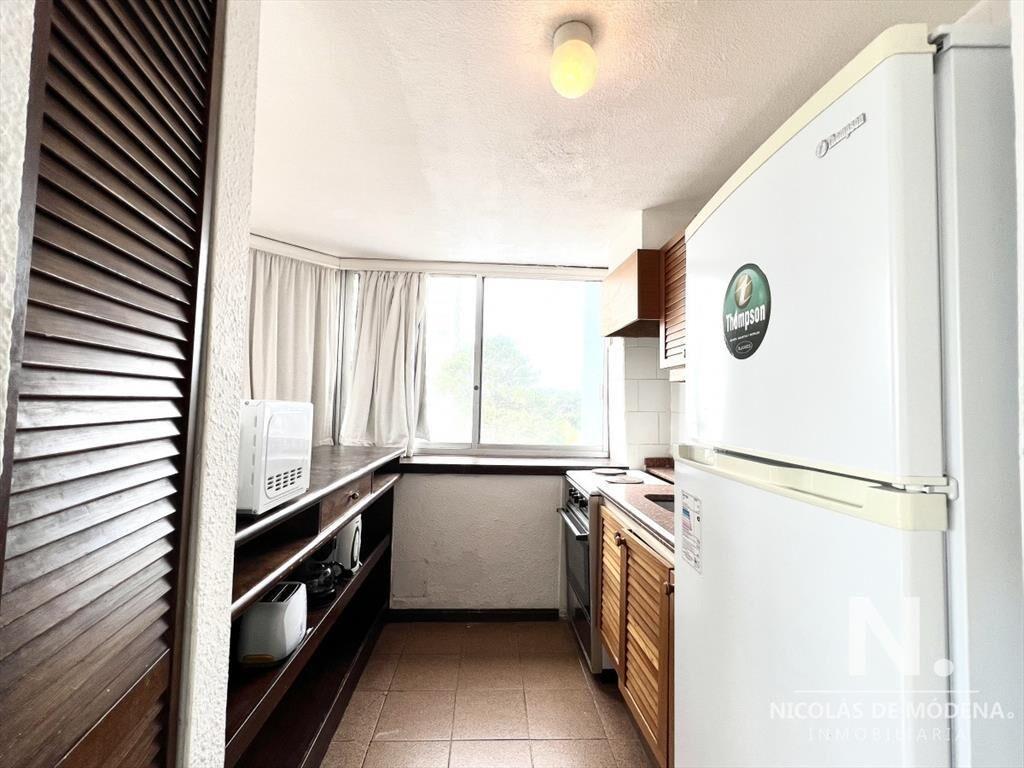 Apartamento de 2 dormitorios en venta Punta del Este. Club