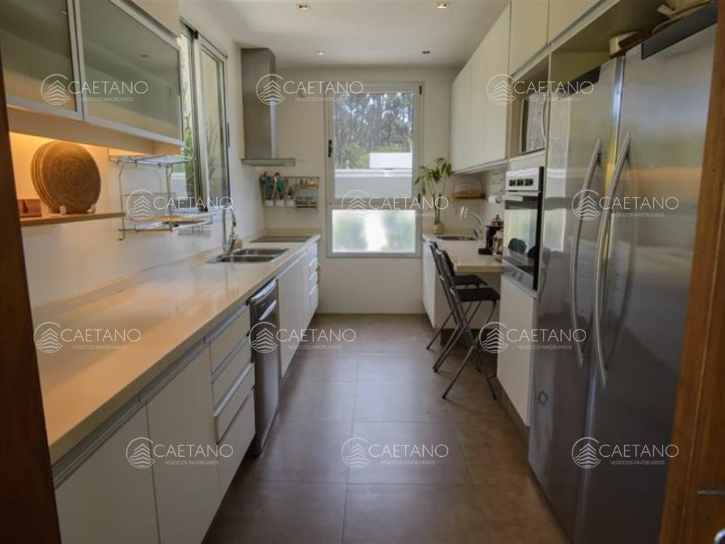 ESPECTACULAR CASA EN RINCON DEL INDIO