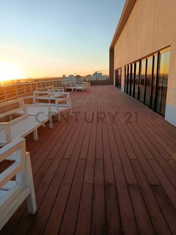 Punta del este, 2 dormitorios, balcon, cochera, amenities...